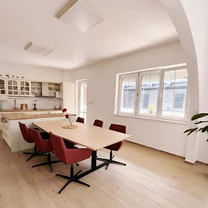 https://biomade.praguehotelsweb.com